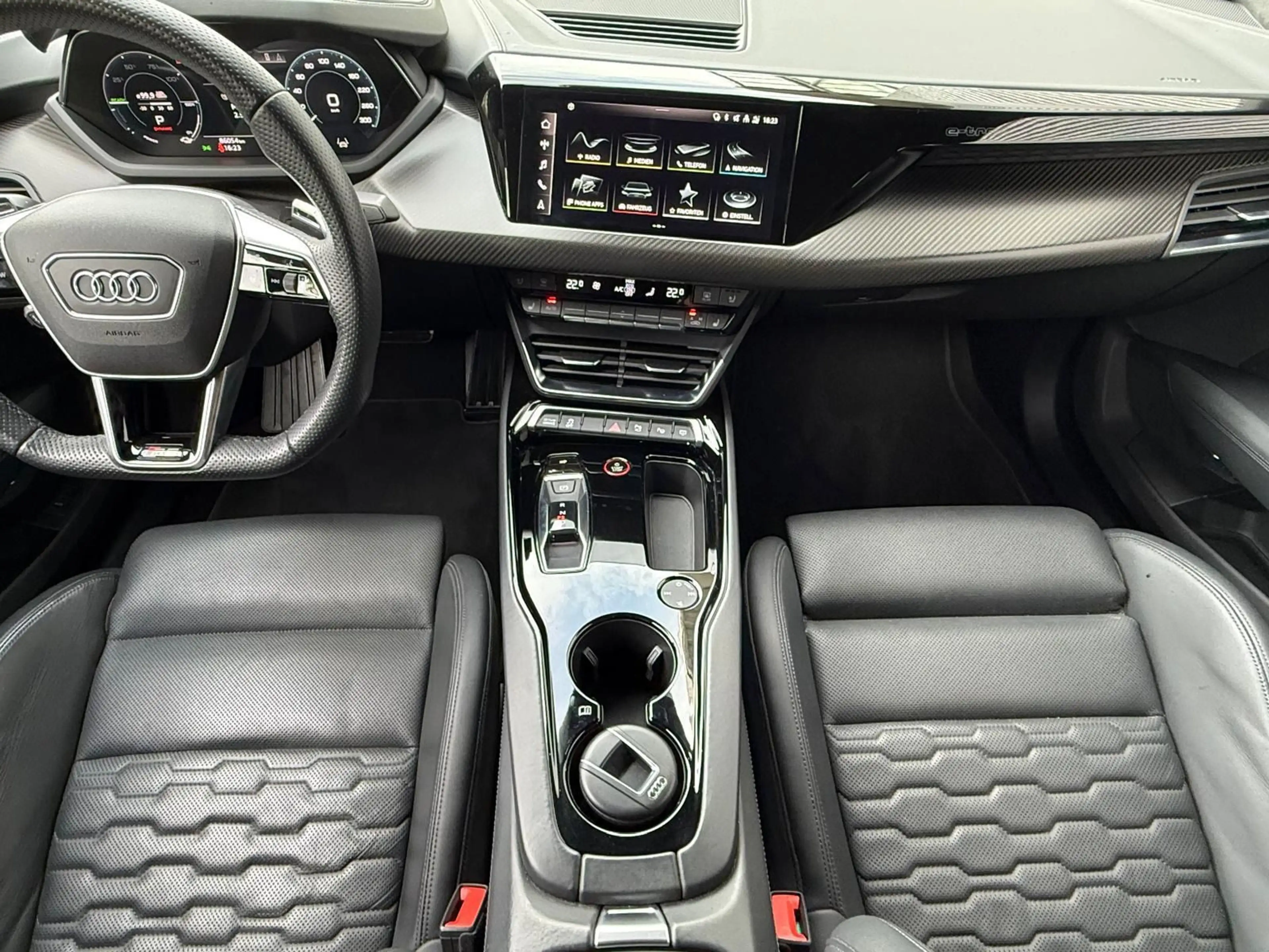 Audi RS e-tron GT +NACHTSICHT+HEAD UP+360°+CARBONDACH — photo 13
