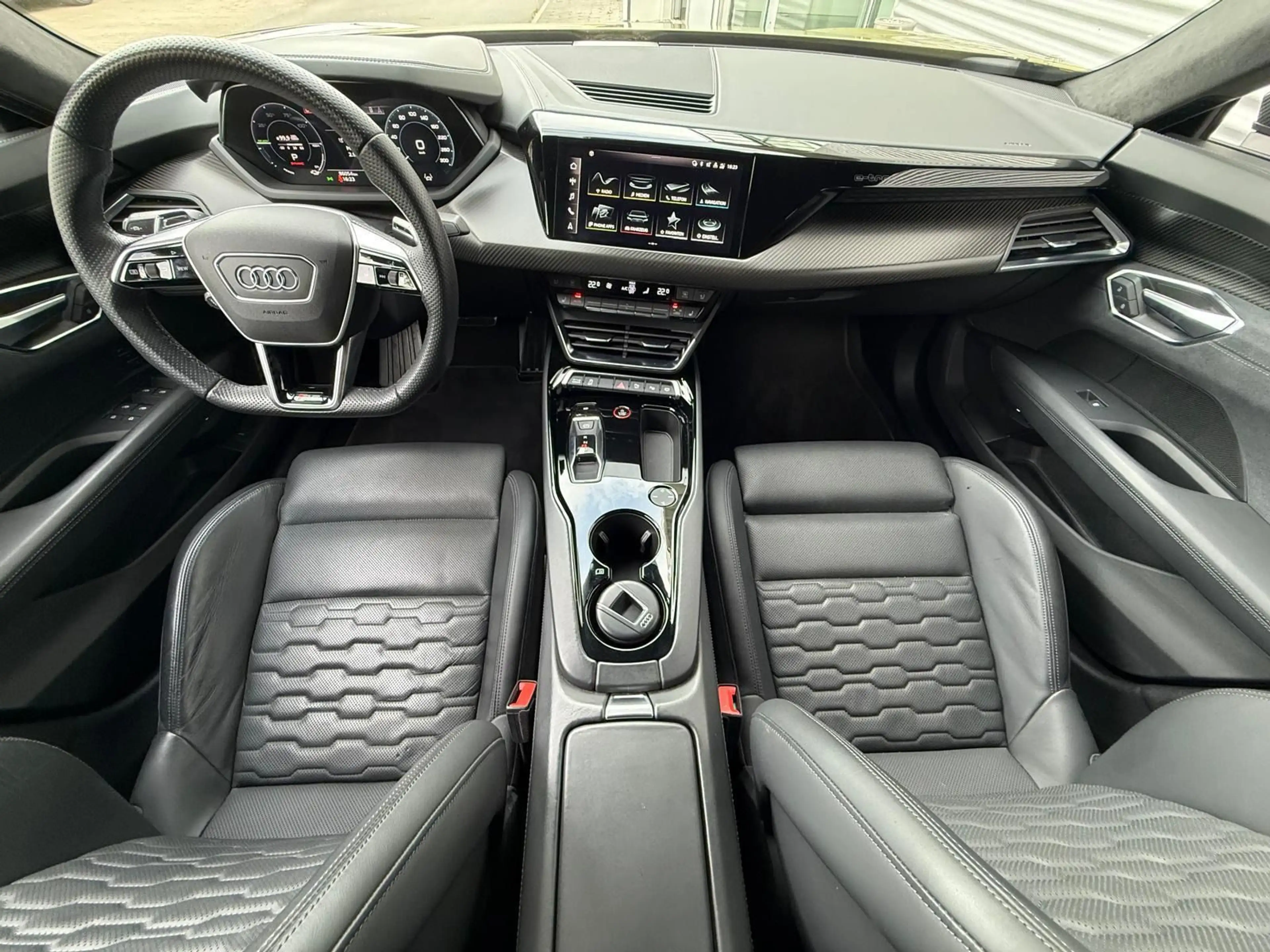Audi RS e-tron GT +NACHTSICHT+HEAD UP+360°+CARBONDACH — photo 14