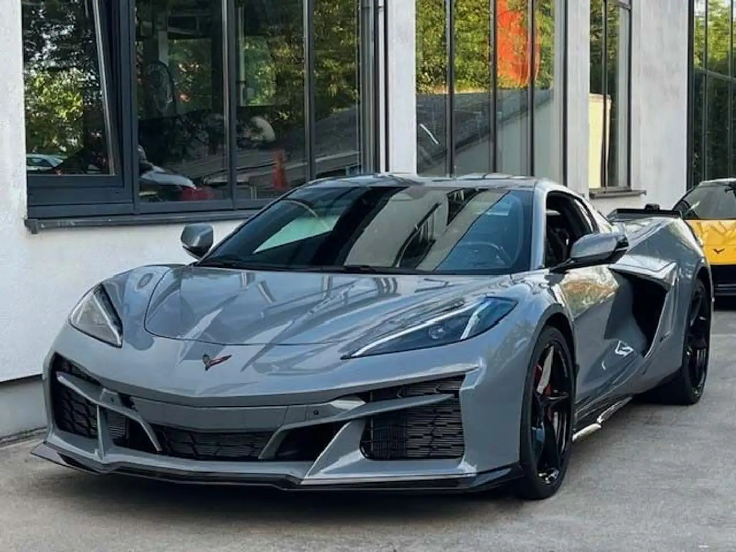 Corvette C8 Coupe E-Ray 3LZ Werksgarantie Grau - 2