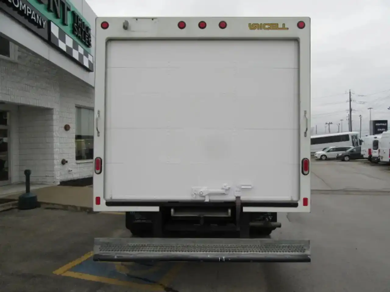 Ford E-450 снимка Ford E-450