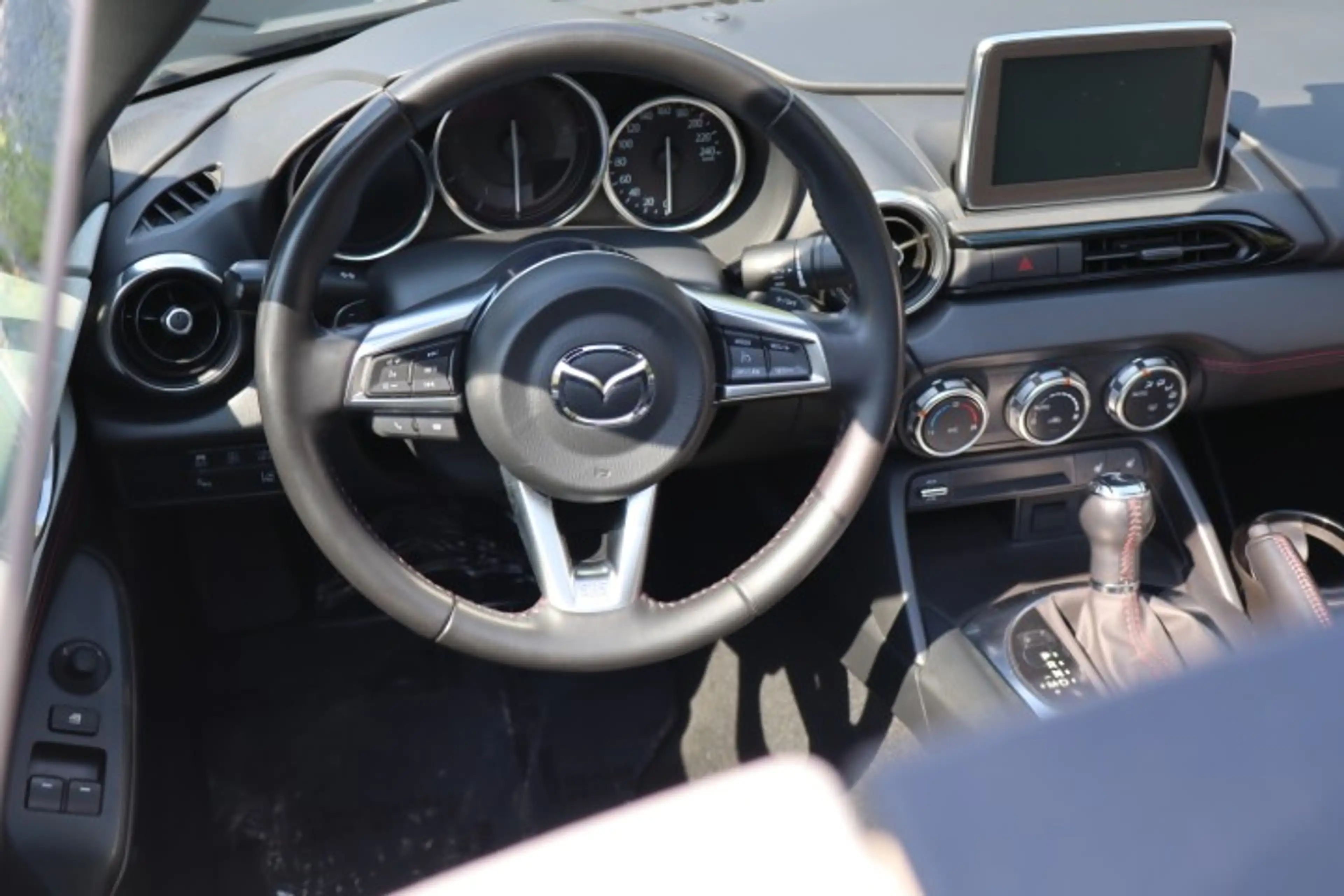 Mazda MX-5 MX-5 Roadster Cabrio 2.0i — photo 8