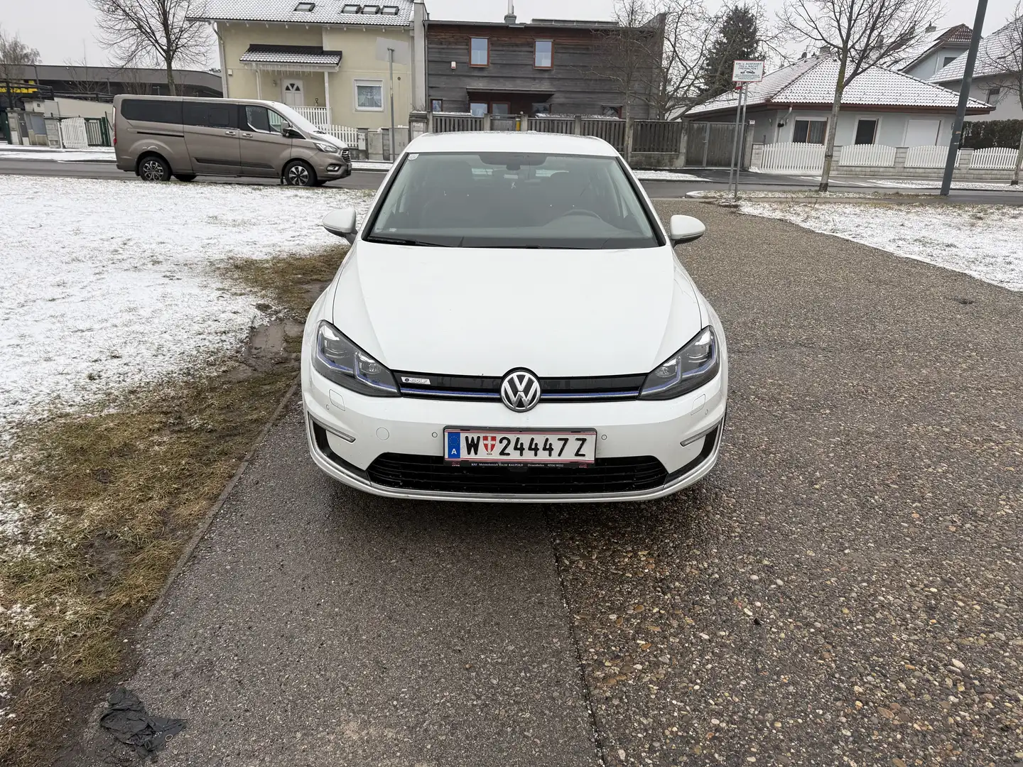 Volkswagen e-Golf e-Golf 35,8kWh (mit Batterie) Weiß - 2