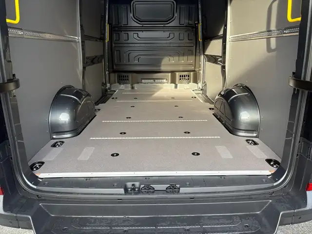 Volkswagen Crafter view 11