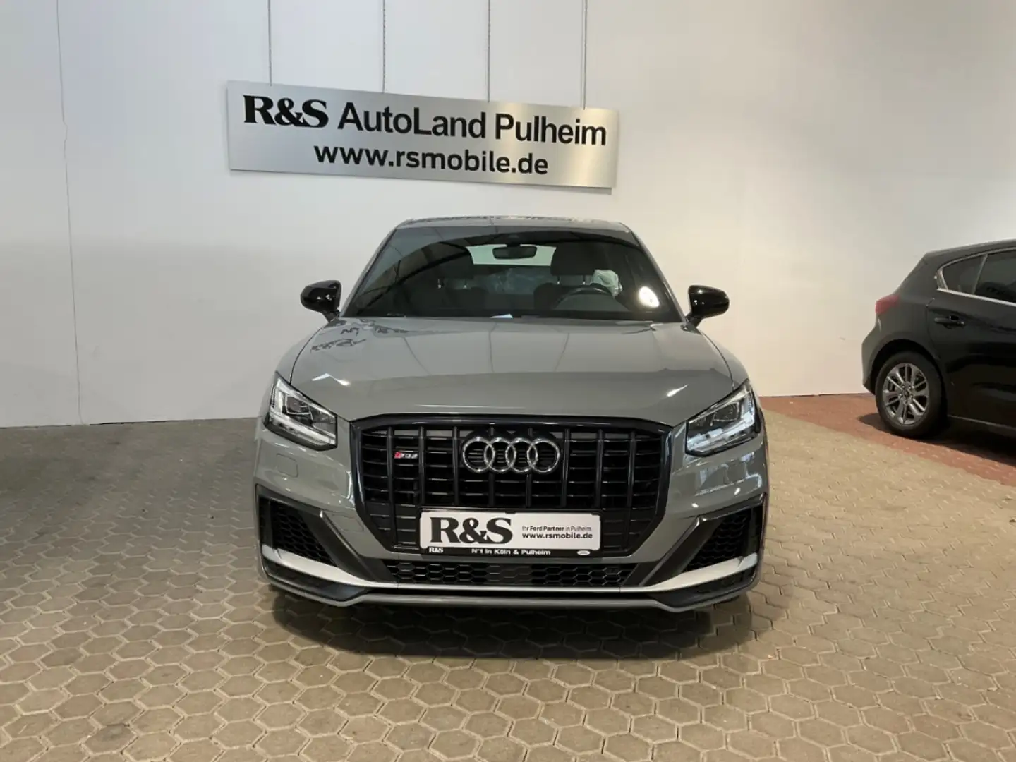 Audi SQ2 2.0 TFSI quattro NAVI. PDC. Sitzheizung. elektr. H Grau - 2