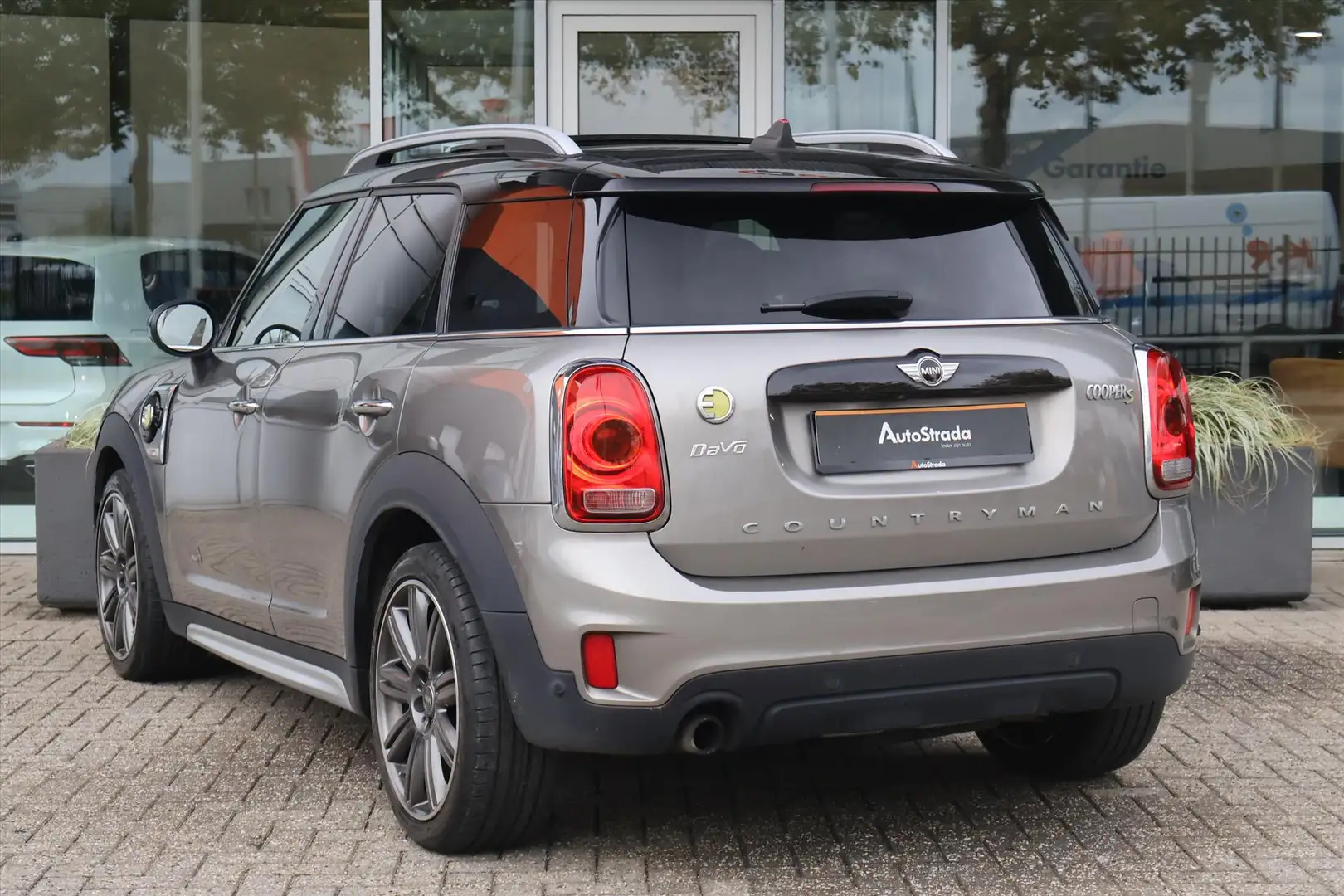 MINI Cooper SE Countryman 1.5 224pk ALL4 I Pano I LED I Climate I Stoelverwa Gris - 2