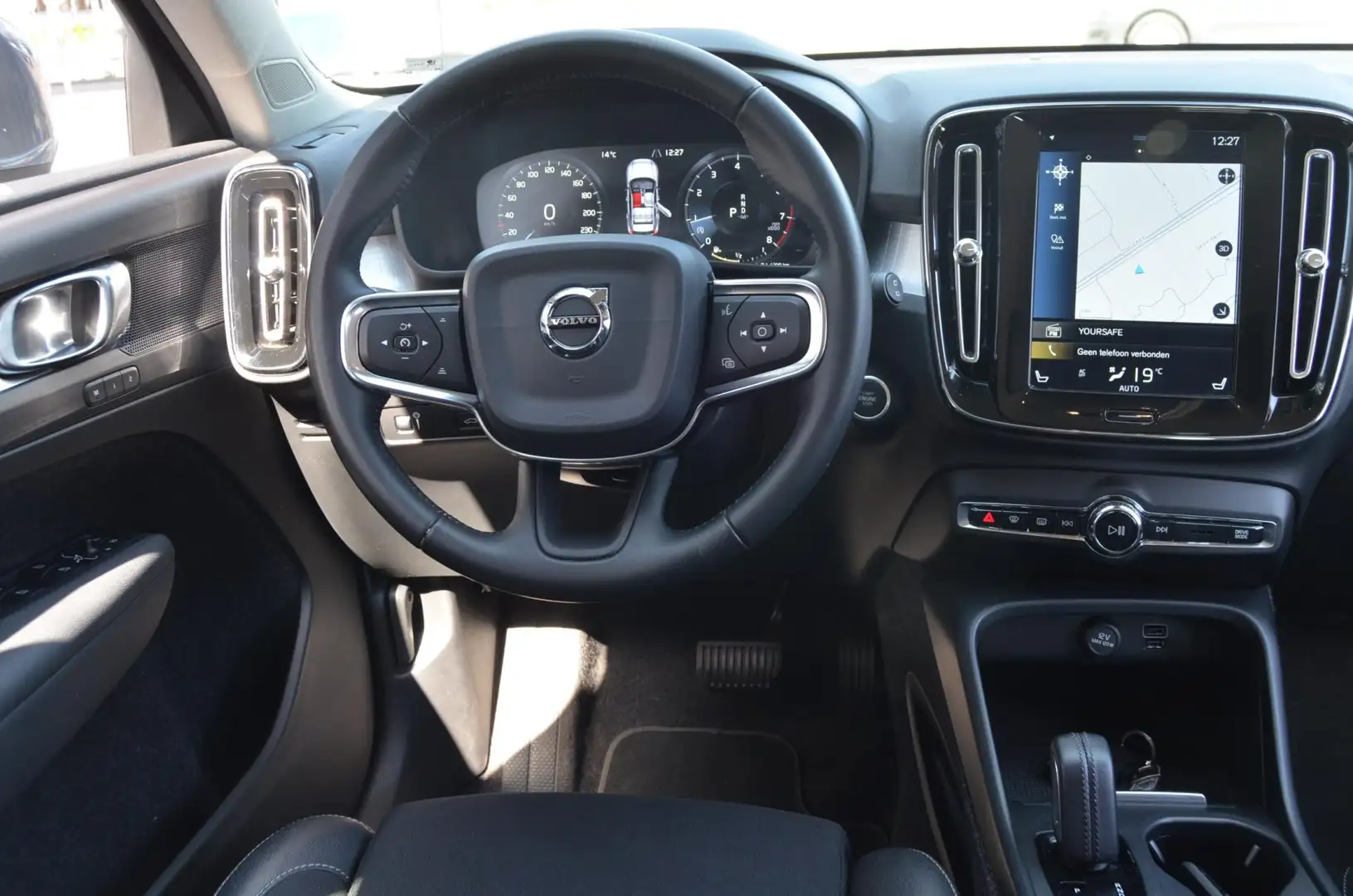 Volvo XC40 1.5 T3 Momentum Pro|LED|STOELVERW.|1/2LEER|ELECTR. Grau - 2