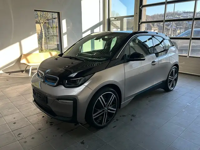 BMW i3 Leder_HarmKard_20"_DrivAss+_NaviProf_Parkassistent