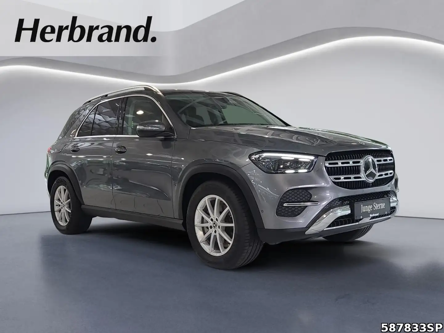 Mercedes-Benz GLE 300 d 4M MULTIBEAM AHK Pano Airmatic 19" Grau - 2