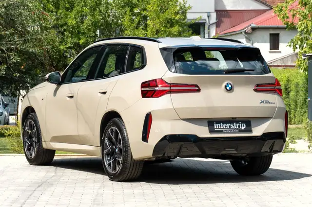 BMW X3 view 4