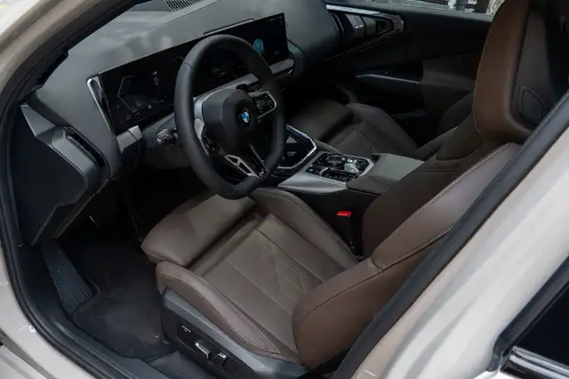 BMW X3 view 11