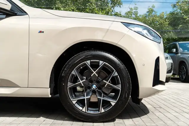BMW X3 view 9
