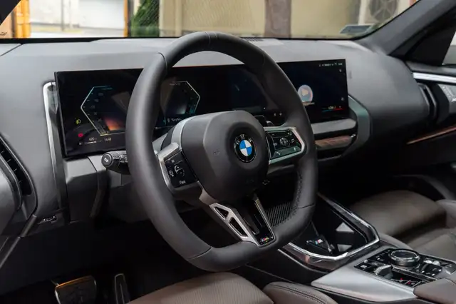 BMW X3 view 12