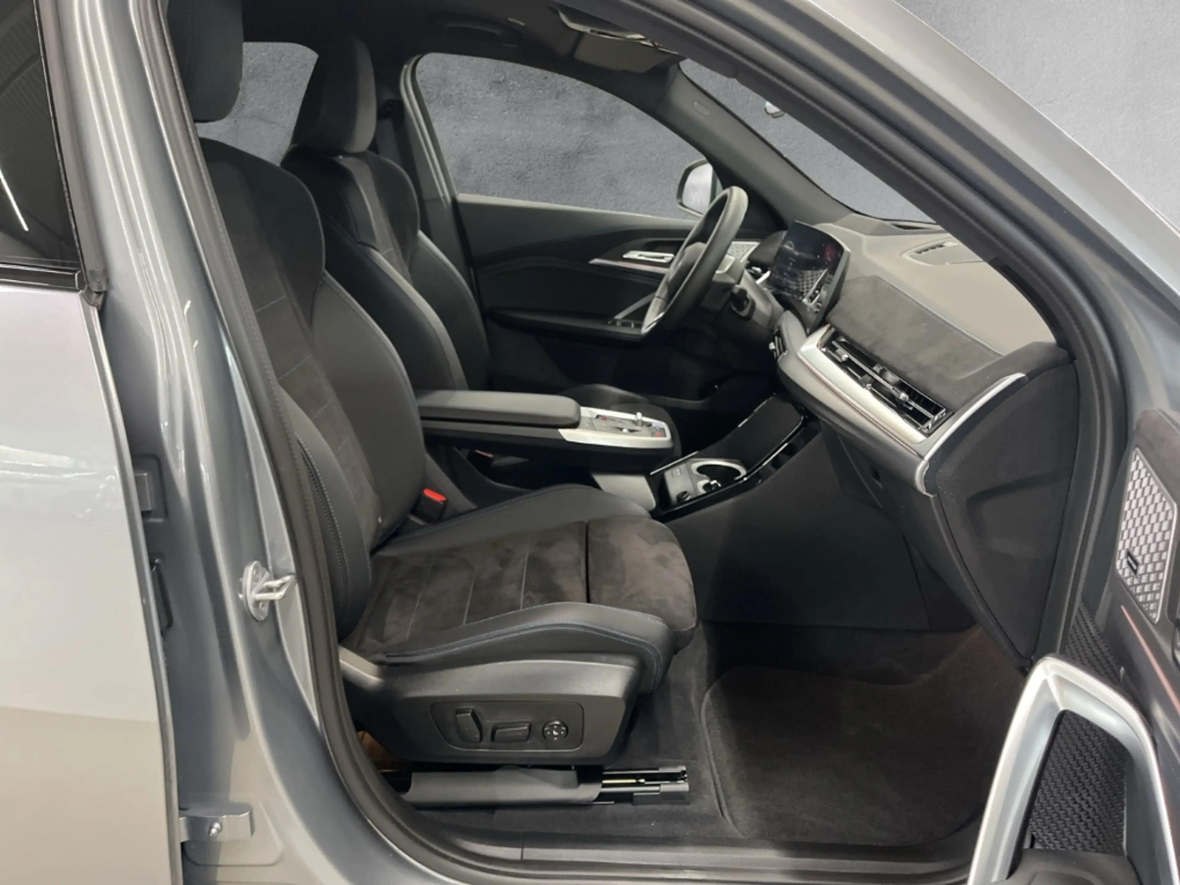 BMW X2 xDRIVE30 M SPORT AUTOMATIK LC PROF HuD AHK KAMERA — photo 11
