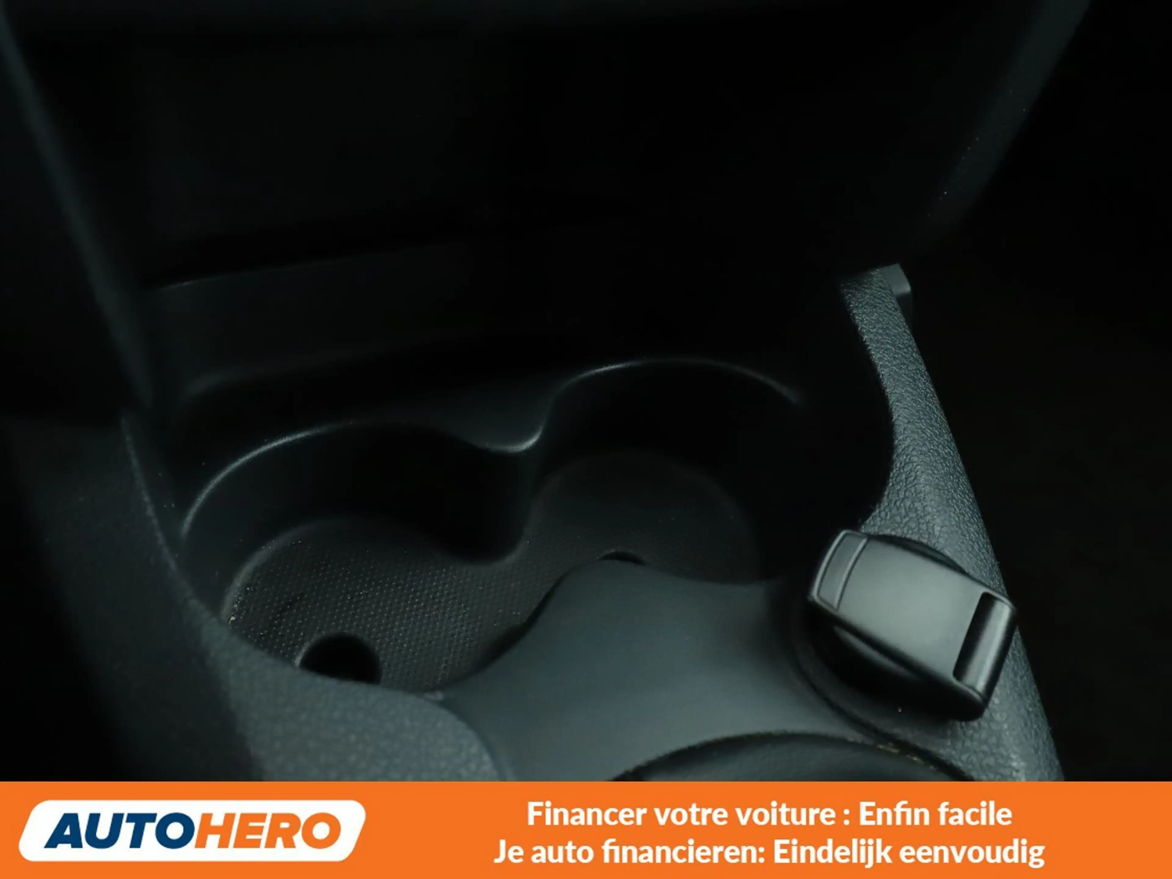 Dacia Logan 0.9 TCe Comfort — photo 12
