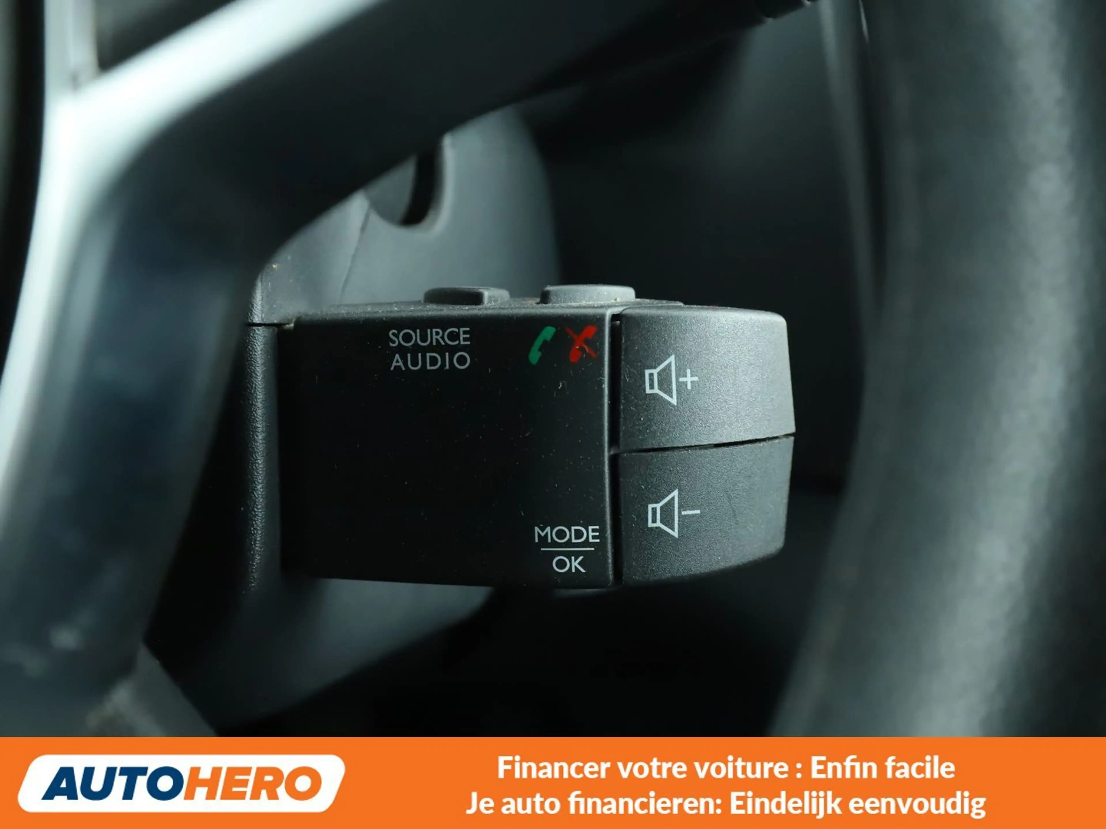 Dacia Logan 0.9 TCe Comfort — photo 14