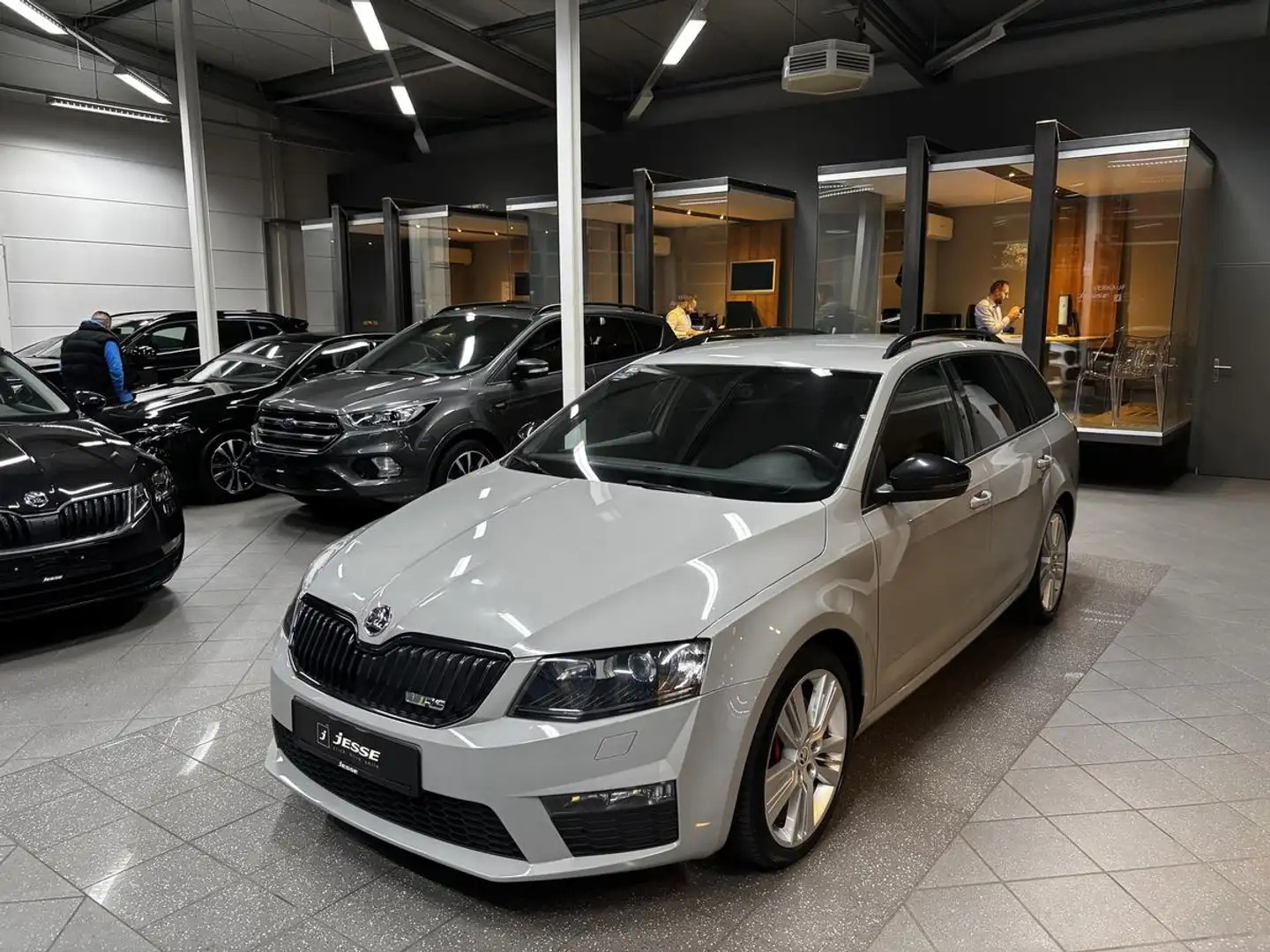 Skoda Octavia 2.0 TSI RS DSG Bi-Xenon Navi SHZ PDC Grijs - 1