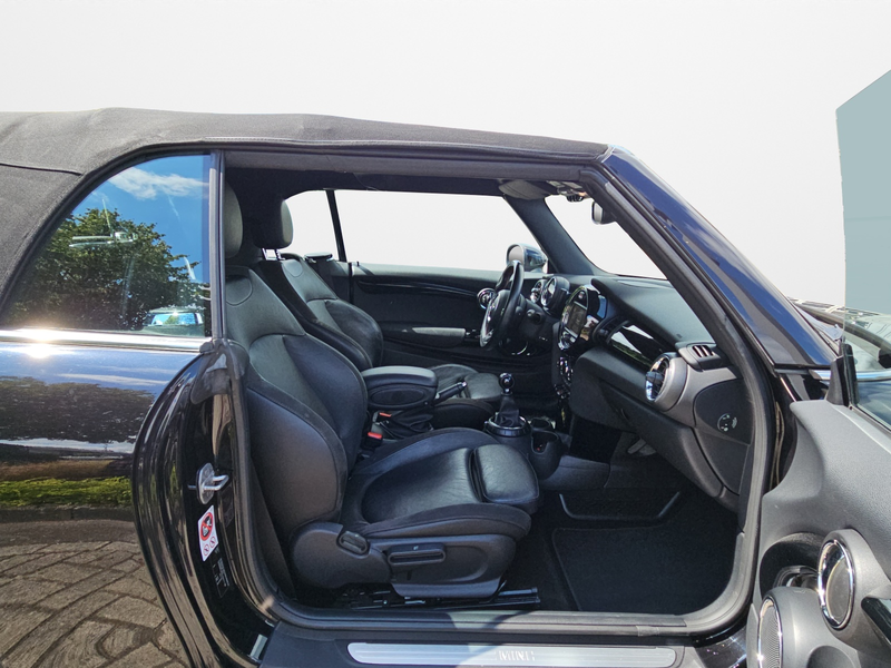 MINI Cooper Cabrio — photo 13