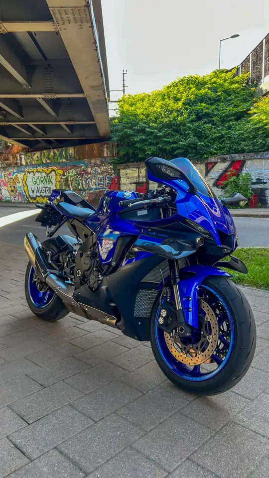 Yamaha YZF-R1