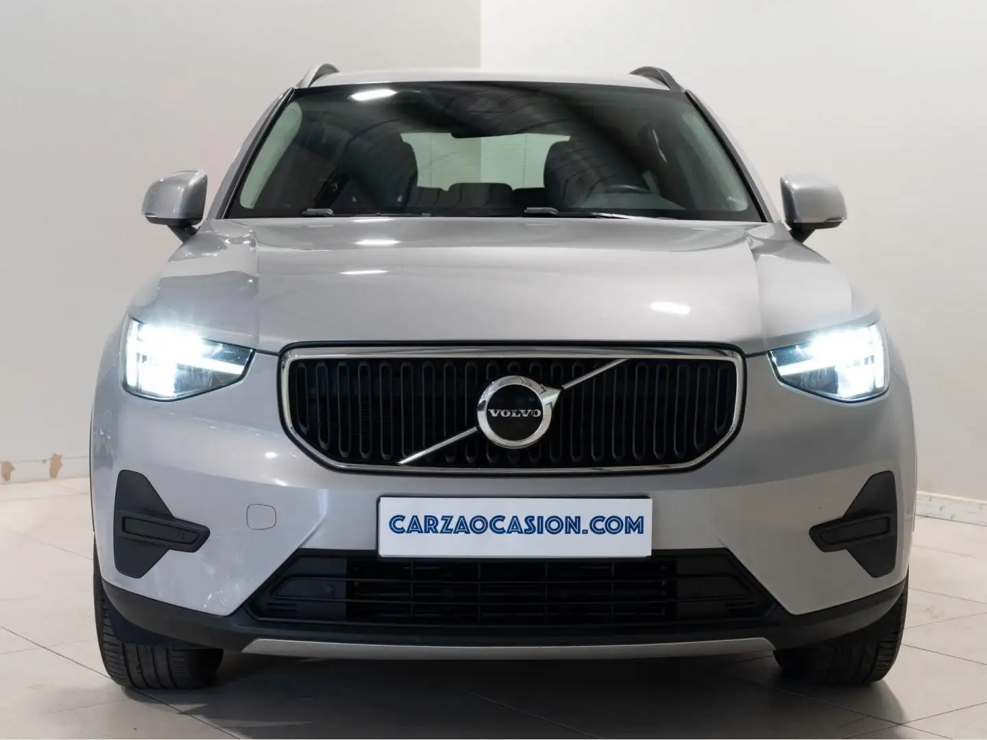 Volvo XC40 T2 Essential Aut. Silber - 2