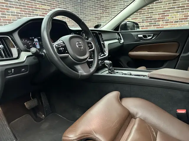 Volvo V60 view 3