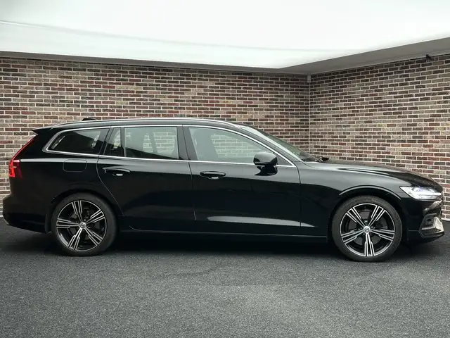 Volvo V60 view 4