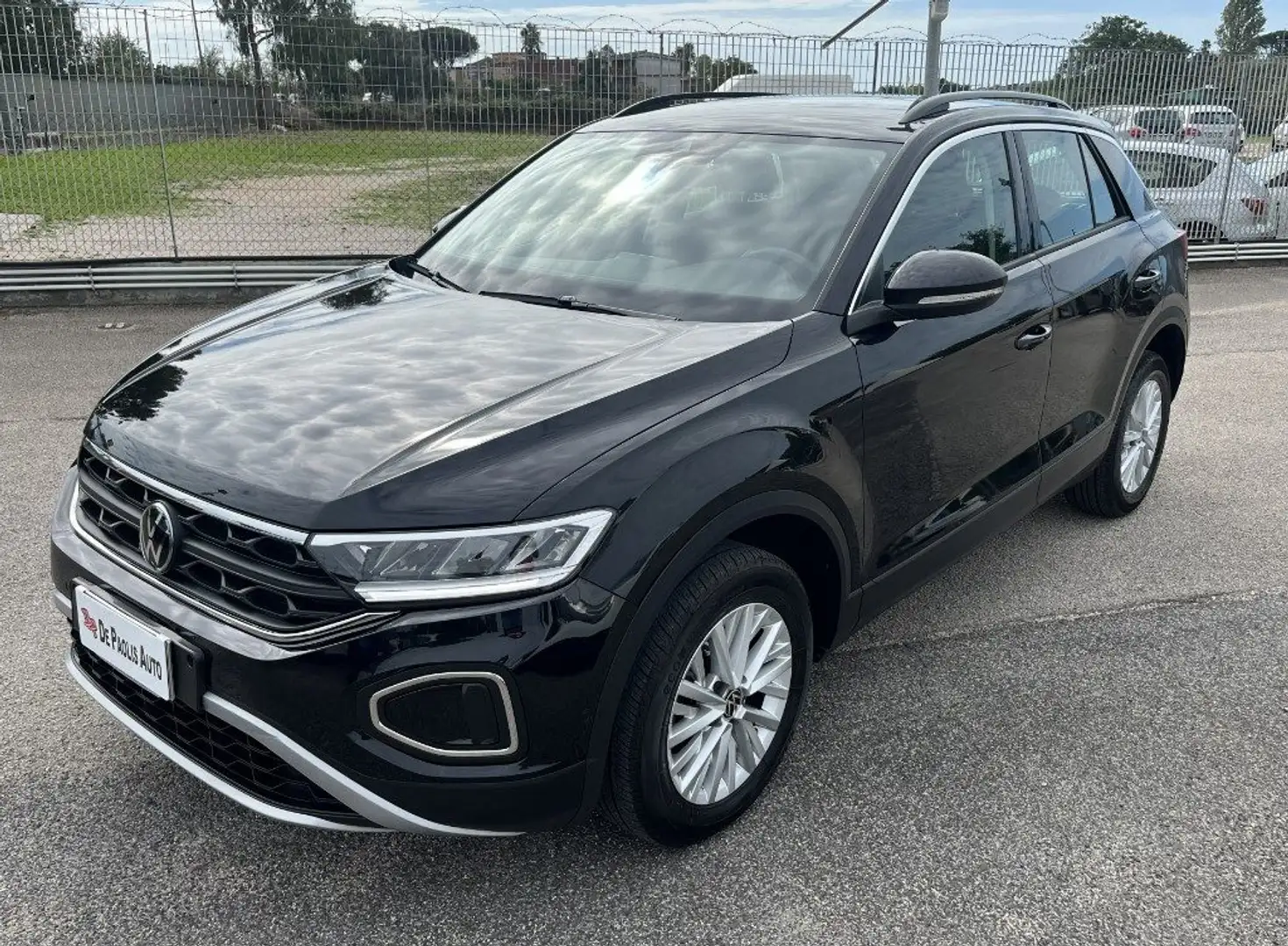Volkswagen T-Roc 1.0 TSI Life Garanzia Vw fino 04 /2026 Nero - 1