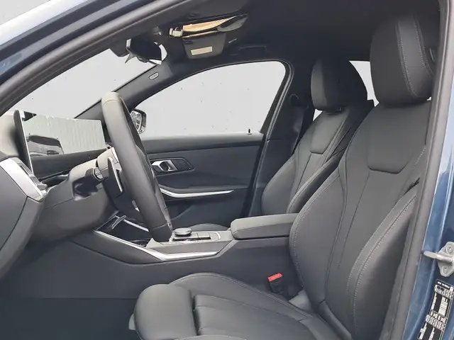 BMW 3 Series view 8