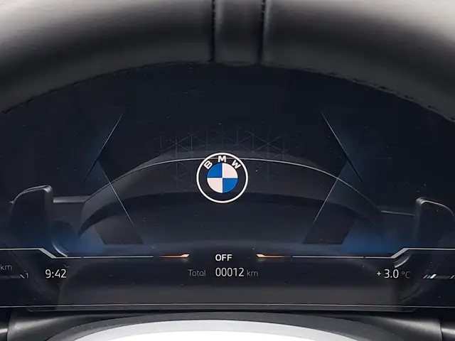 BMW 3 Series view 10