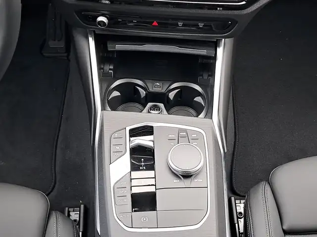 BMW 3 Series view 14