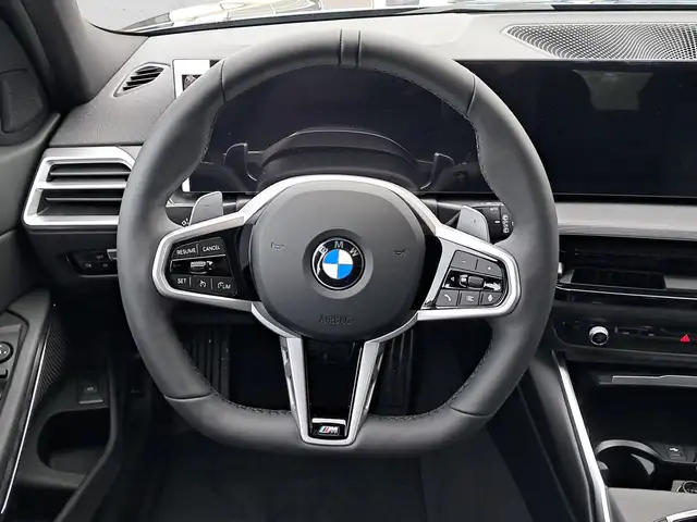 BMW 3 Series view 11