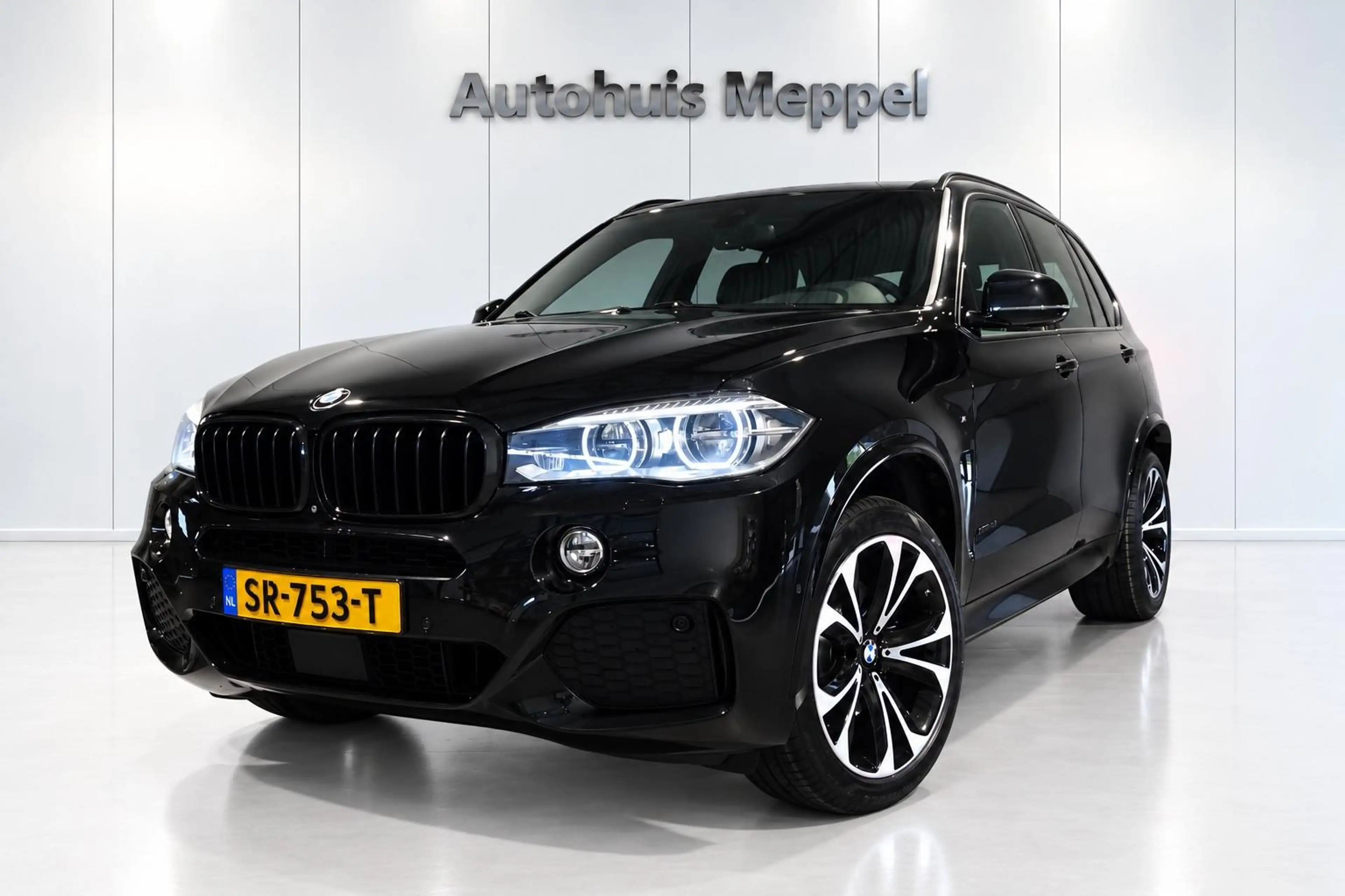 BMW X5 xDrive35i M-Sport*NL-Auto*DrivingPlus*LED+*HUD*HiF