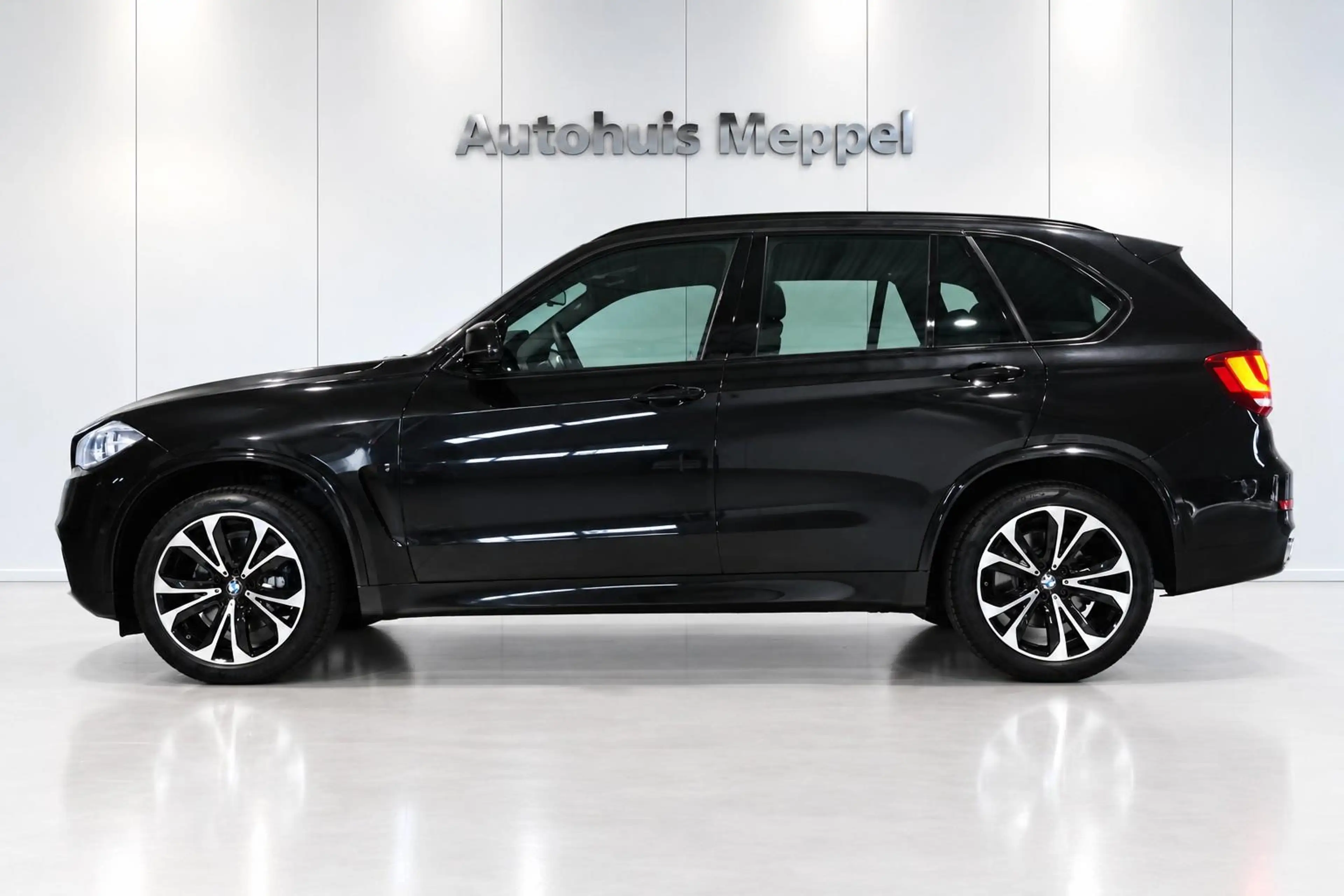 BMW X5 xDrive35i M-Sport*NL-Auto*DrivingPlus*LED+*HUD*HiF — photo 6