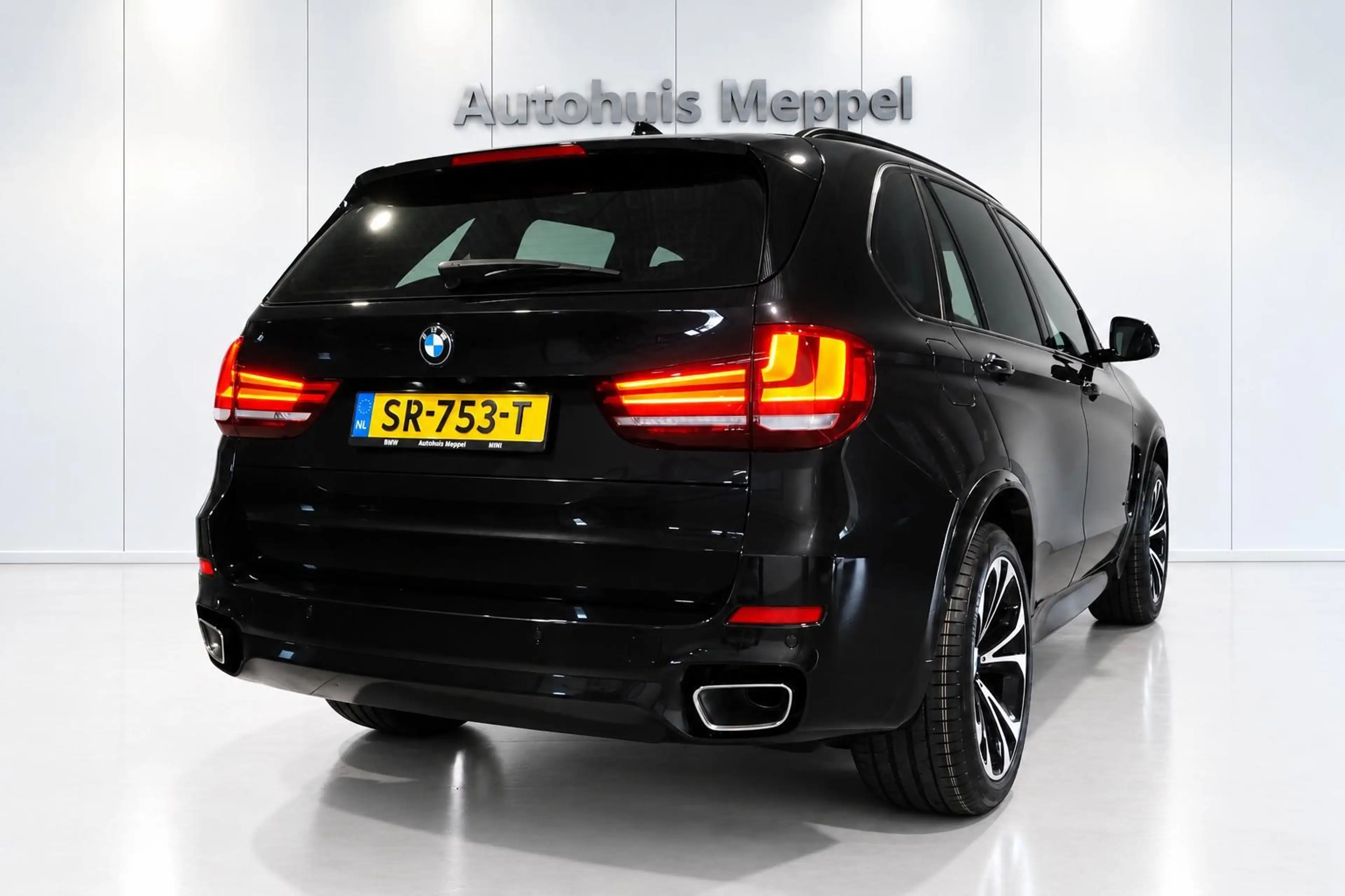 BMW X5 xDrive35i M-Sport*NL-Auto*DrivingPlus*LED+*HUD*HiF — photo 3