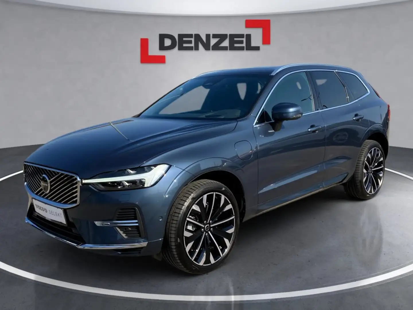 Volvo XC60 T6 AWD Plug-In Hybrid Ultra Bright Blau - 1