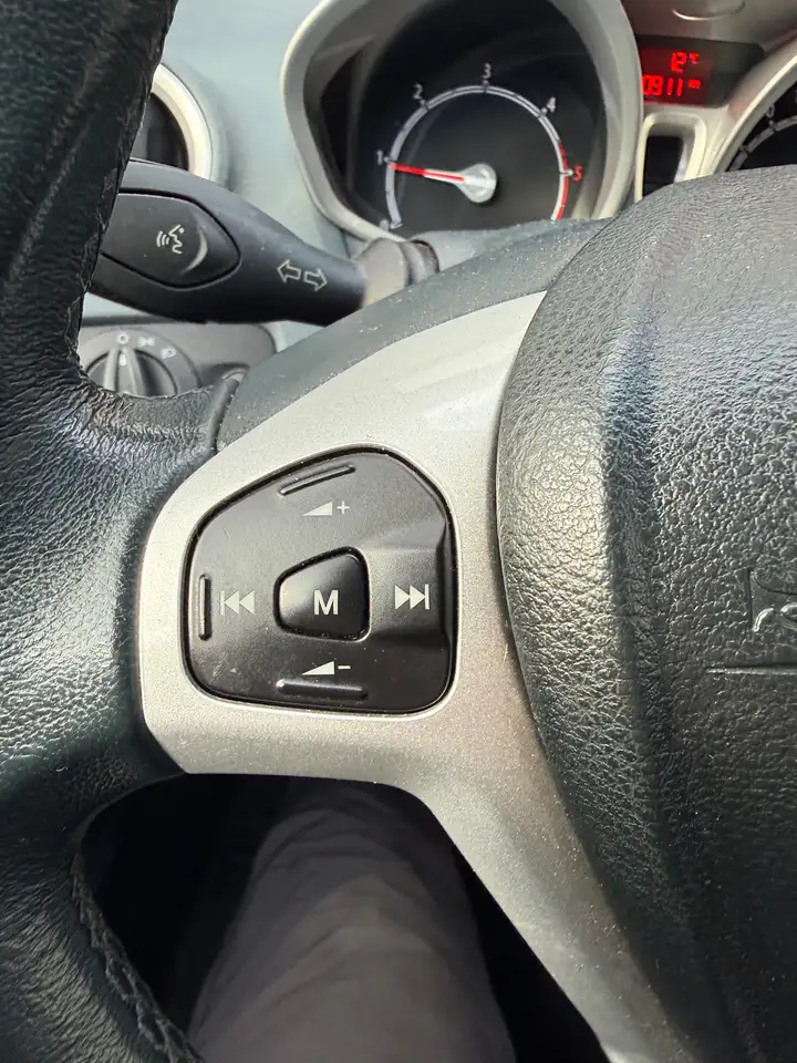 Ford Fiesta 5 portes — photo 12
