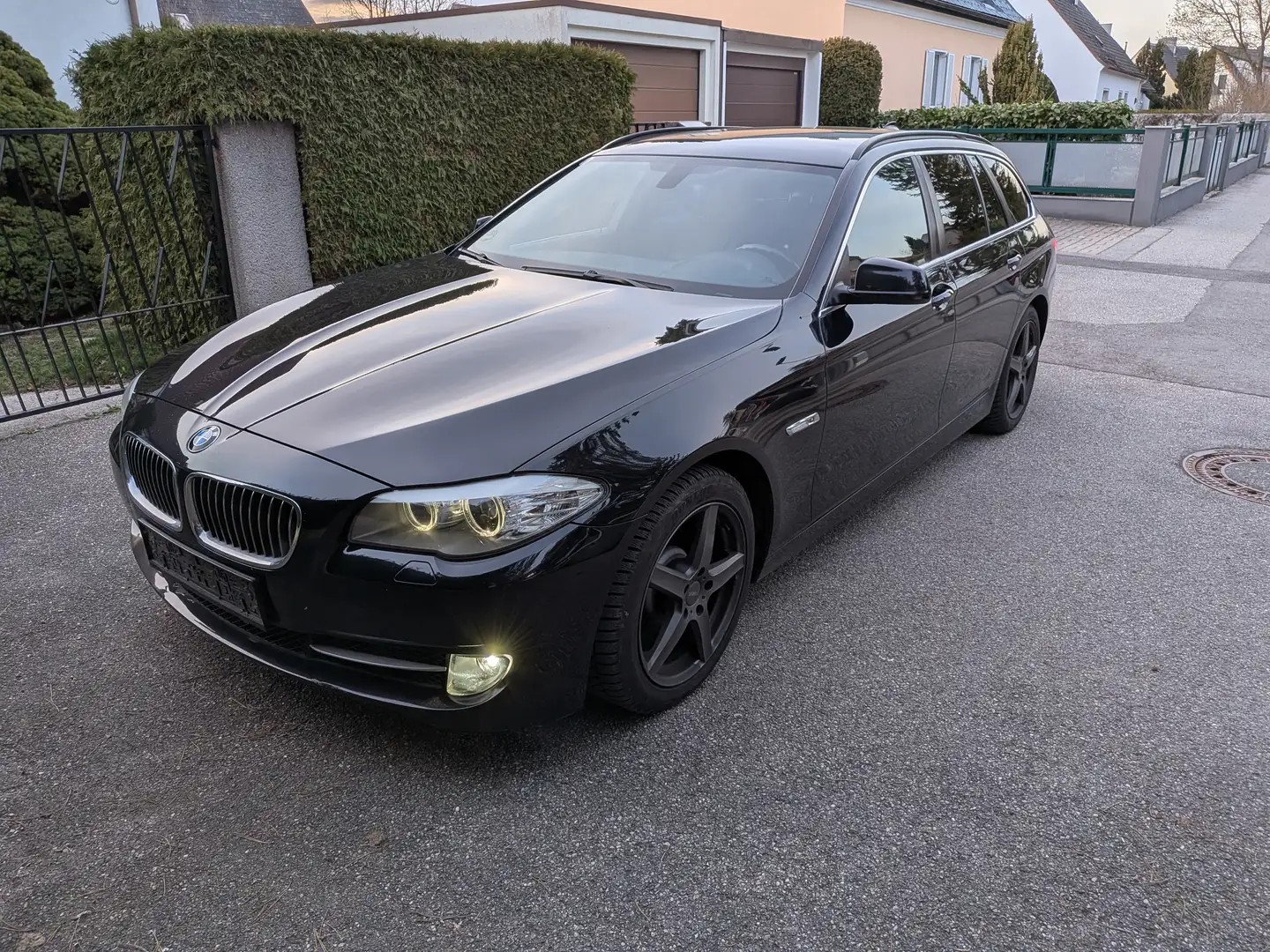 BMW 530 530d Touring Schwarz - 2