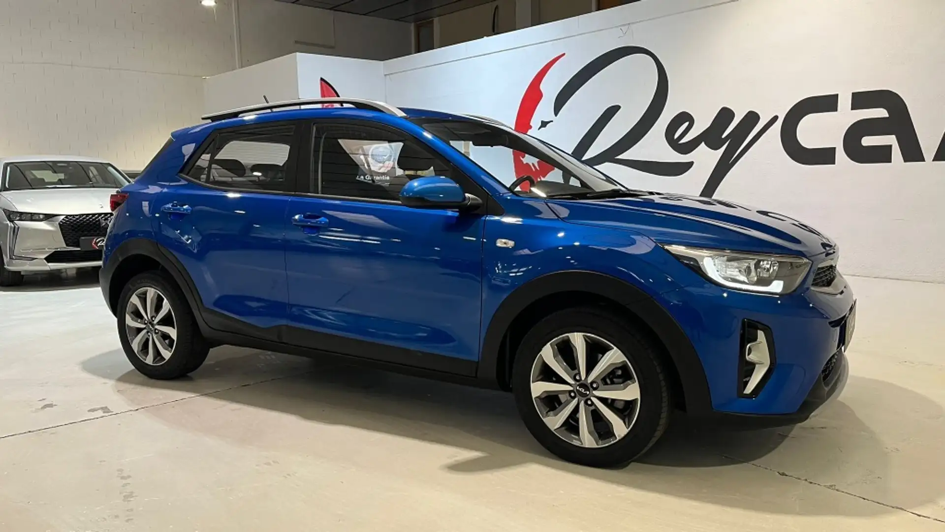 Kia Stonic 1.0 T-GDi MHEV Concept 100 Blau - 1