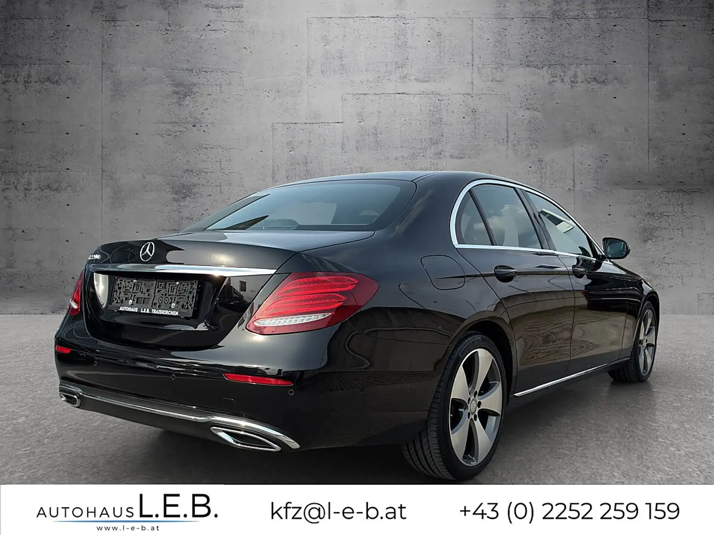Mercedes-Benz E 220 d Avantgarde Aut. Schwarz - 2