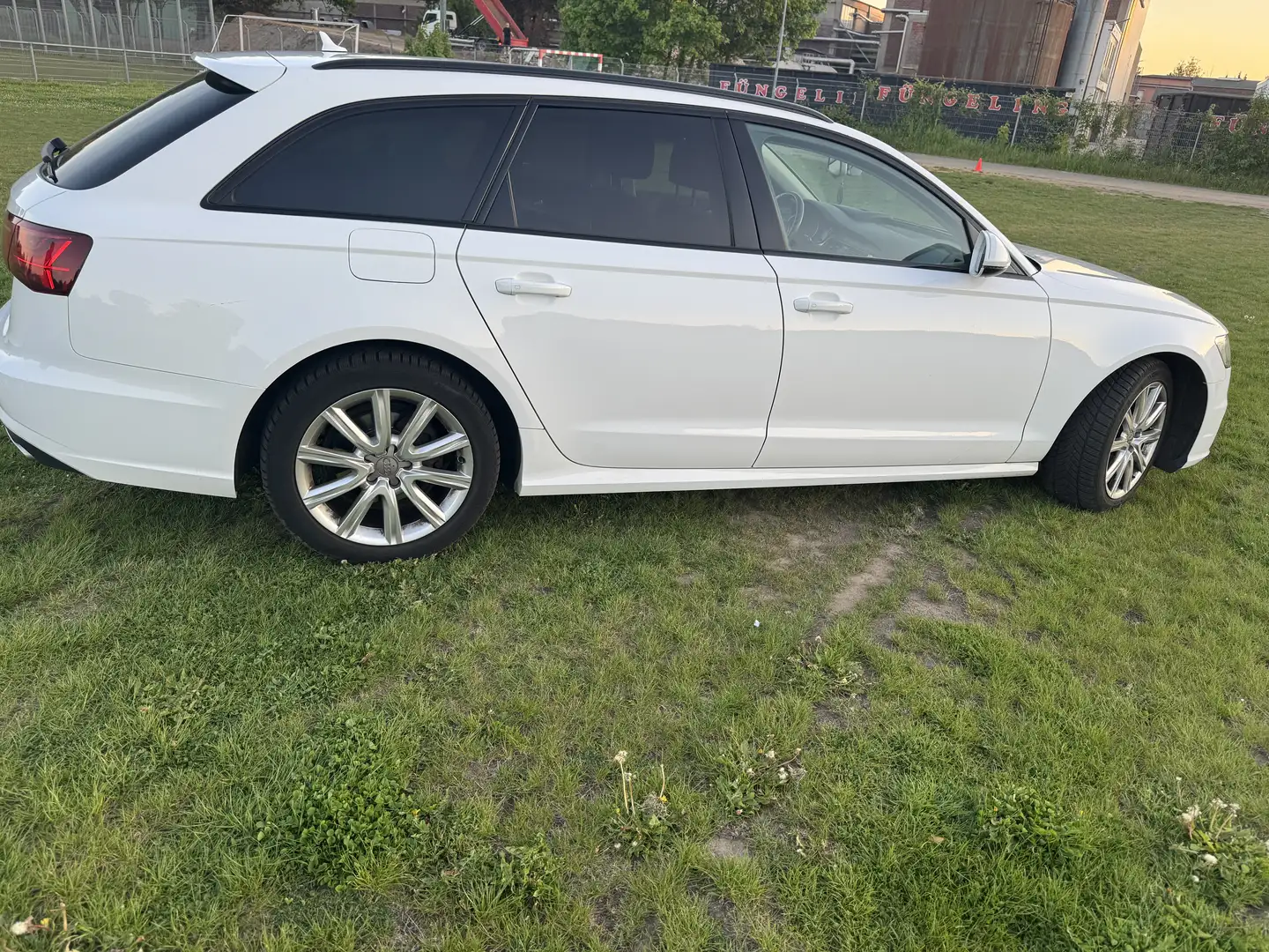 Audi A6 Avant 2.0 TDI Ultra DPF S tronic - 2