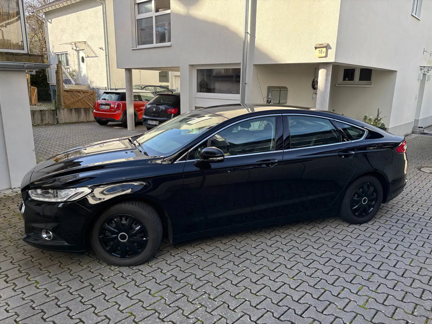 Ford Mondeo Mondeo 2.0 TDCi Start-Stopp Business Edition Černá - 1