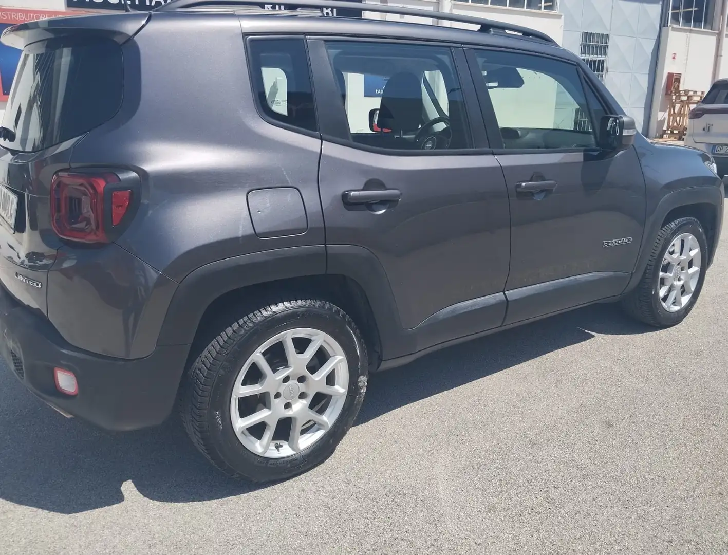 Jeep Renegade Renegade 2019 1.3 t4 Limited 2wd 150cv ddct Šedá - 2