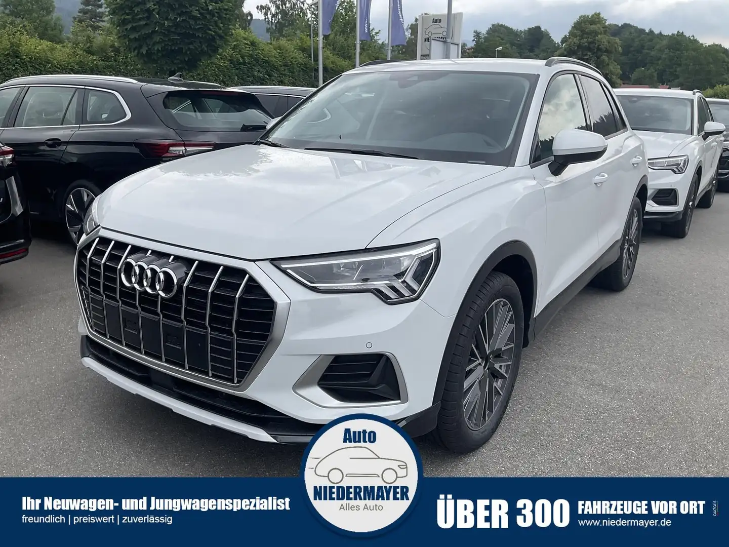 Audi Q3 40 TFSI quattro advanced, AHK, 19-Zoll, Navi, el. Weiß - 1