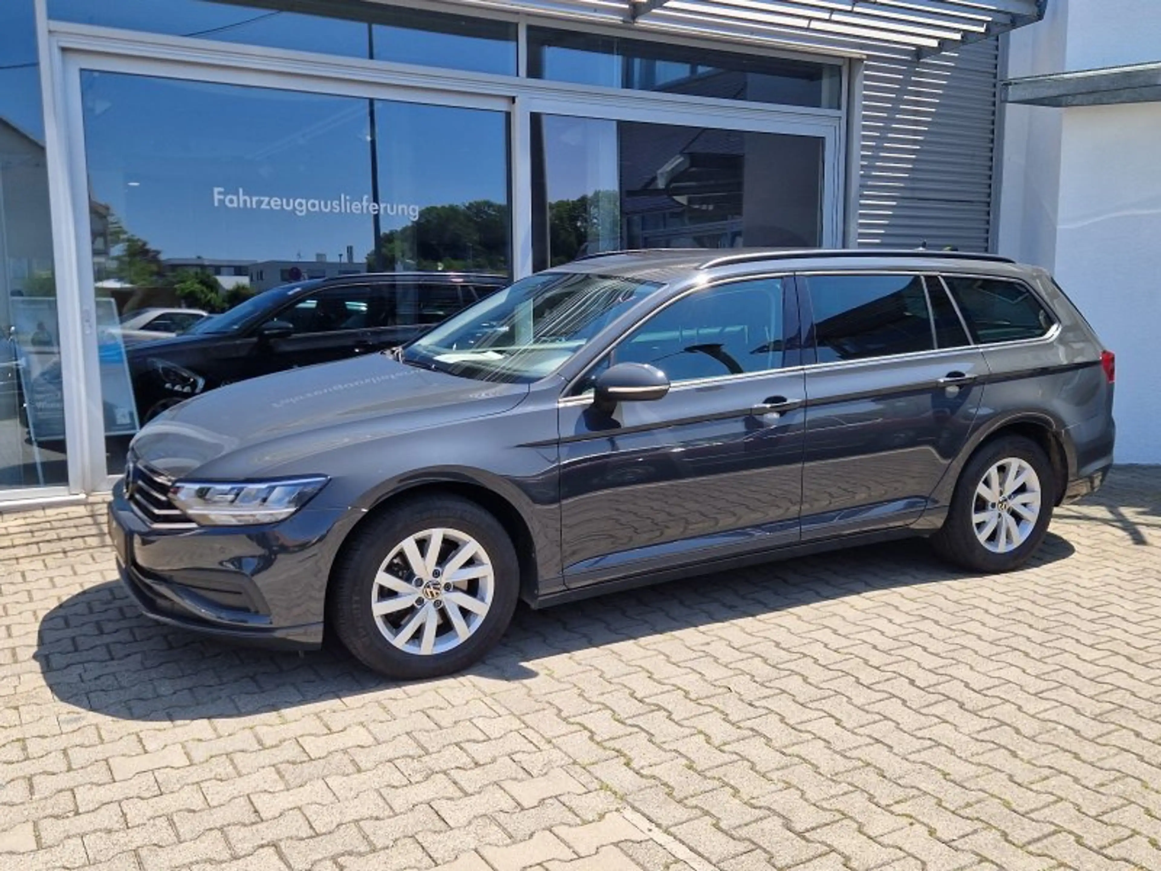 Volkswagen Passat Variant 2.0 TDI DSG Navi LED Kamera ACC Sitzheizung ALU — photo 5