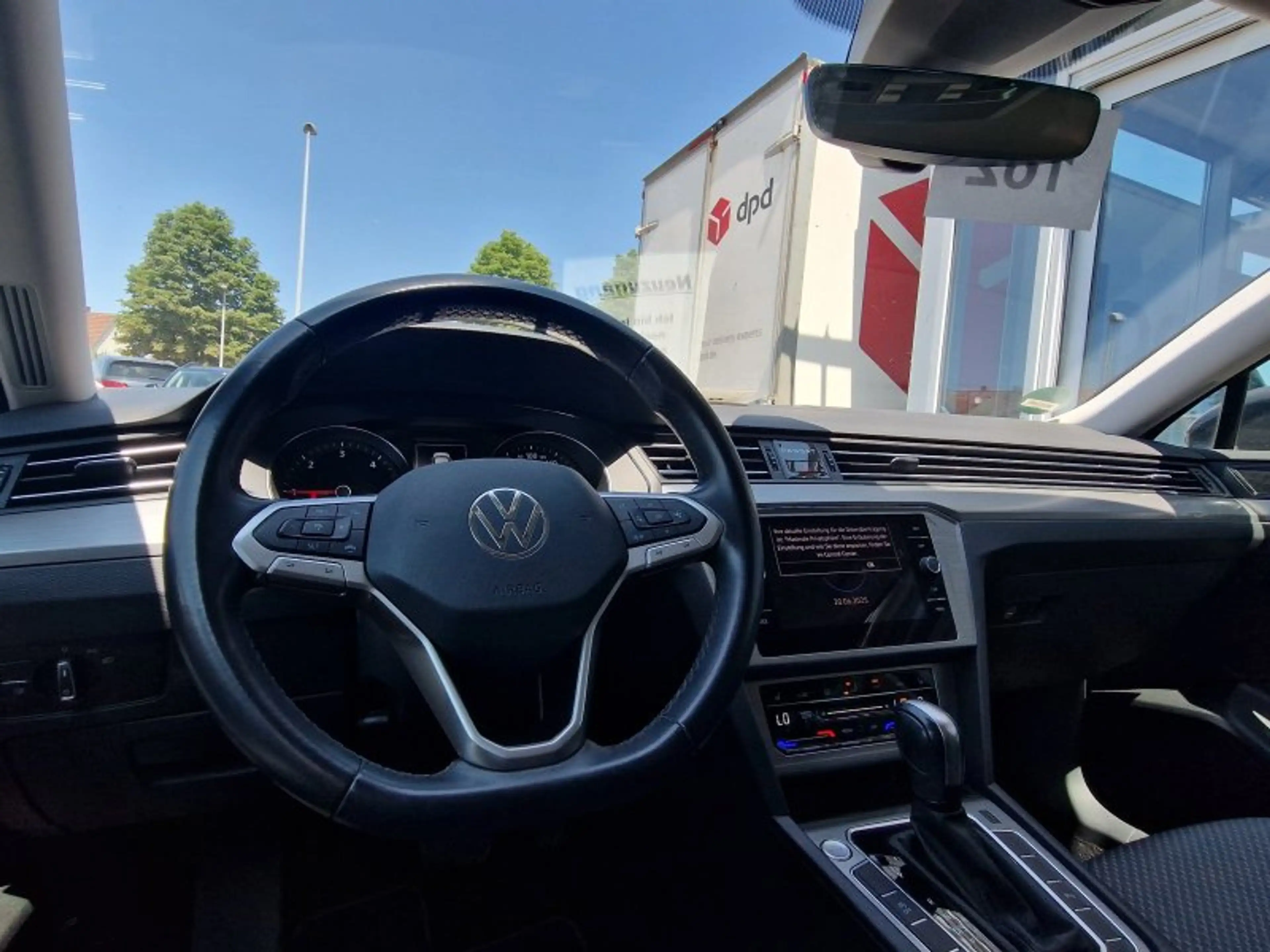 Volkswagen Passat Variant 2.0 TDI DSG Navi LED Kamera ACC Sitzheizung ALU — photo 10