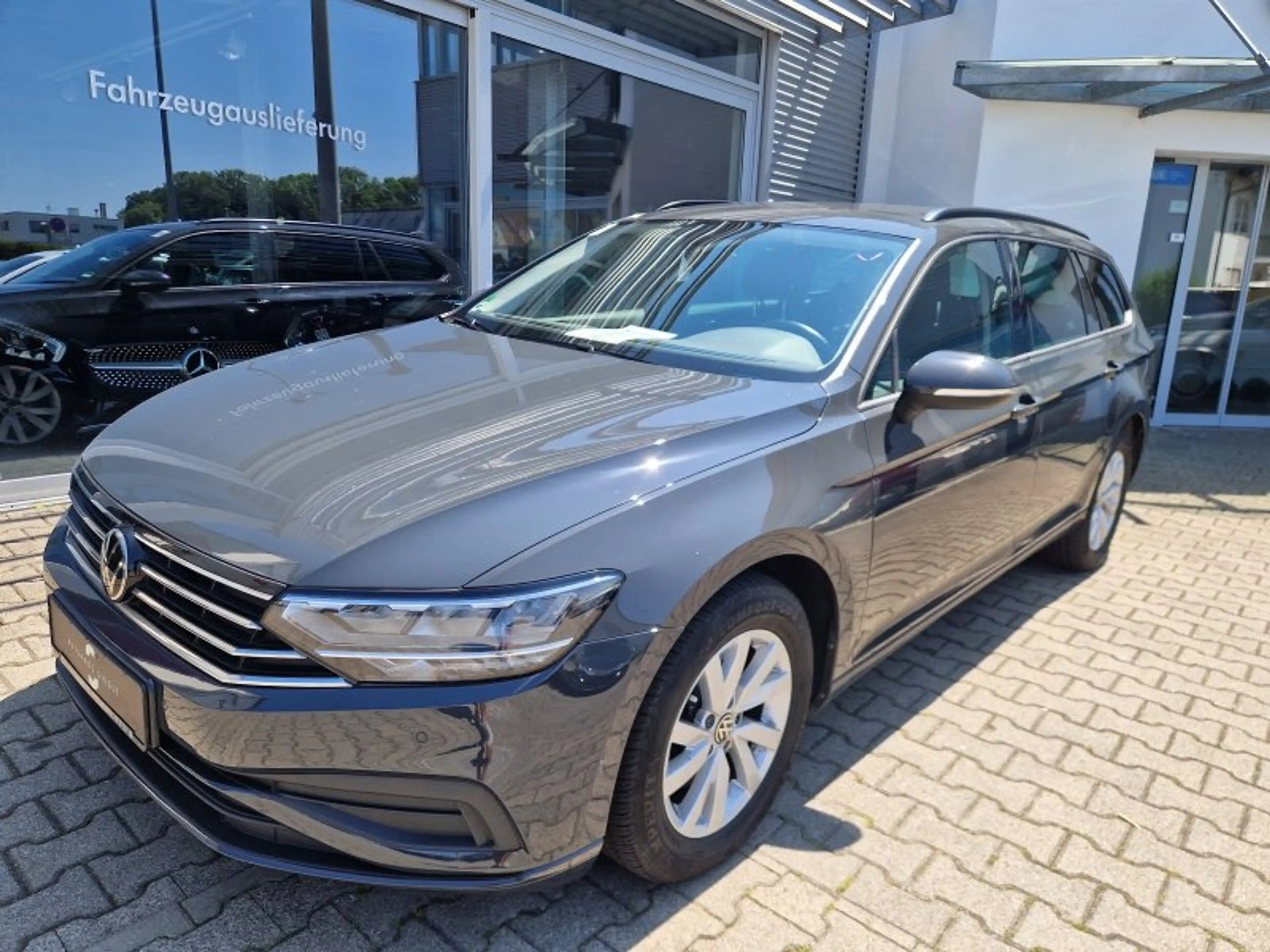 Volkswagen Passat Variant 2.0 TDI DSG Navi LED Kamera ACC Sitzheizung ALU — photo 4
