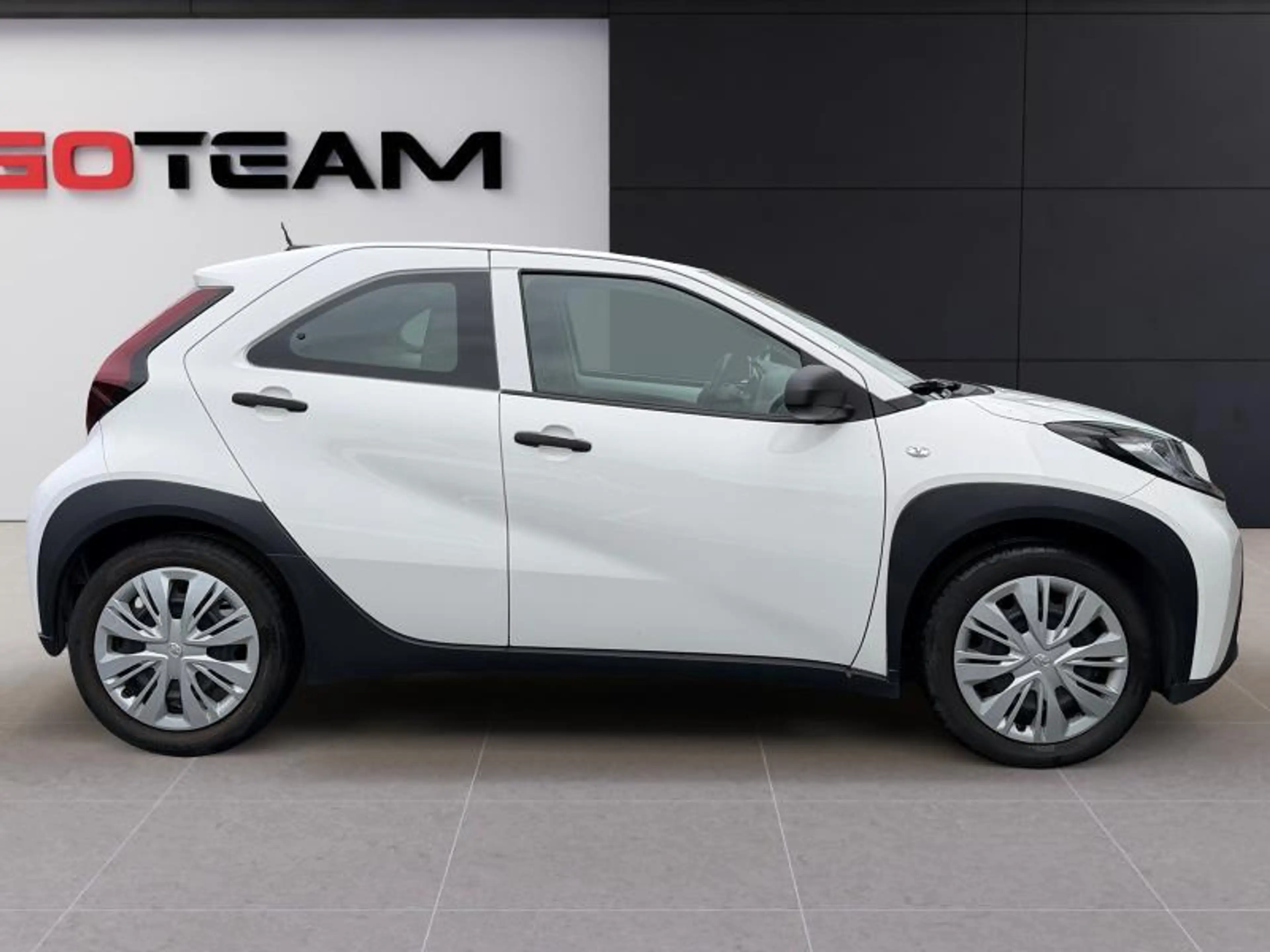 Toyota Aygo X Play — photo 7