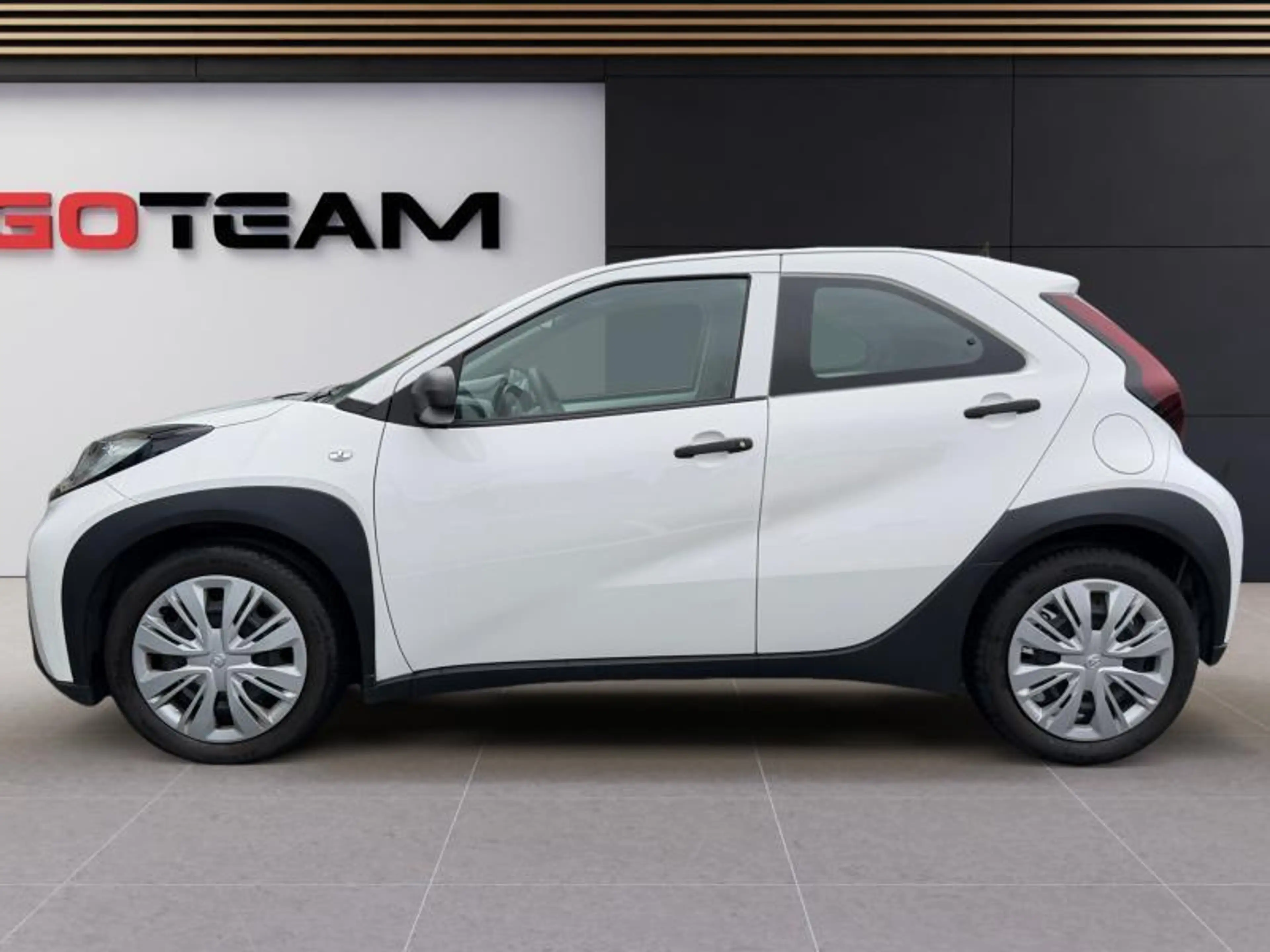 Toyota Aygo X Play — photo 3