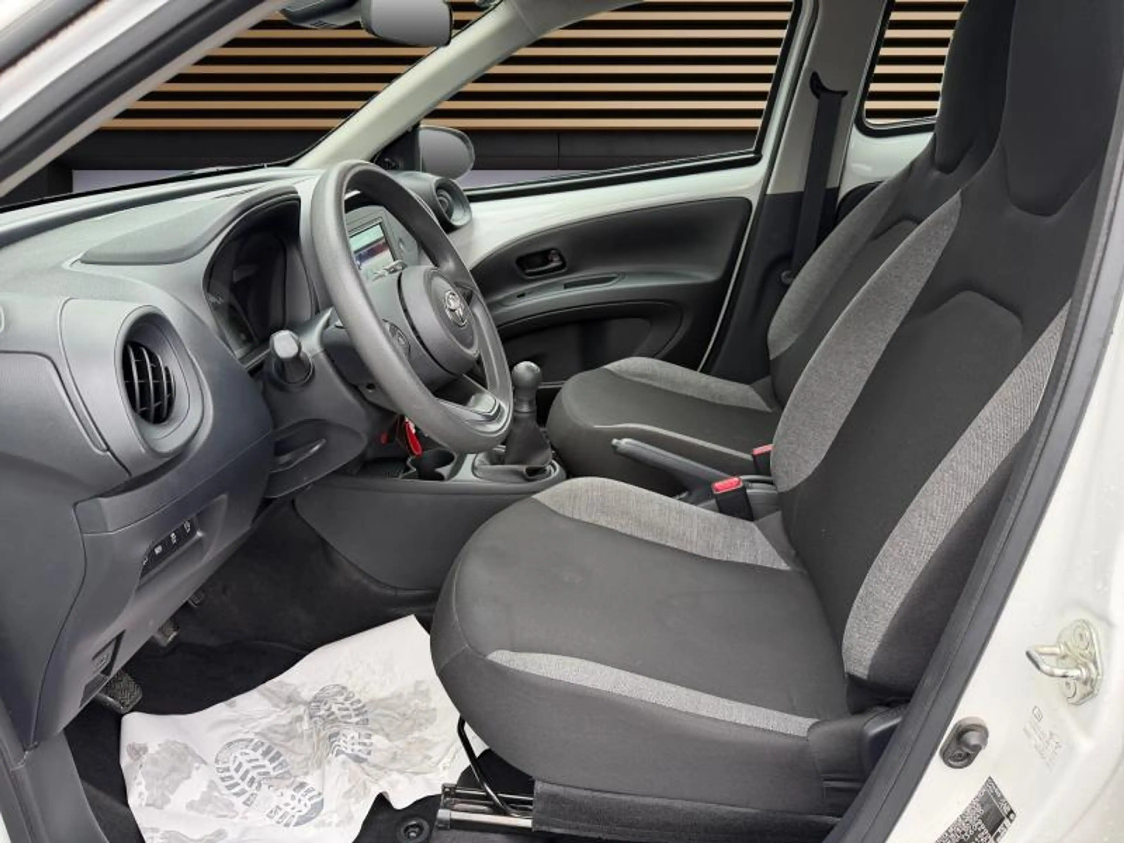 Toyota Aygo X Play — photo 10