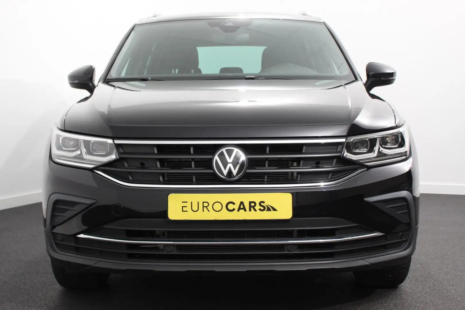 Volkswagen Tiguan 1.5 TSI 150pk DSG Move | Navigatie | Apple Carplay Zwart - 2
