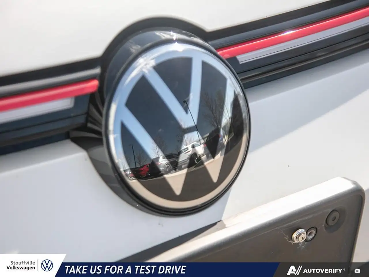 Volkswagen Golf GTI снимка Volkswagen Golf GTI